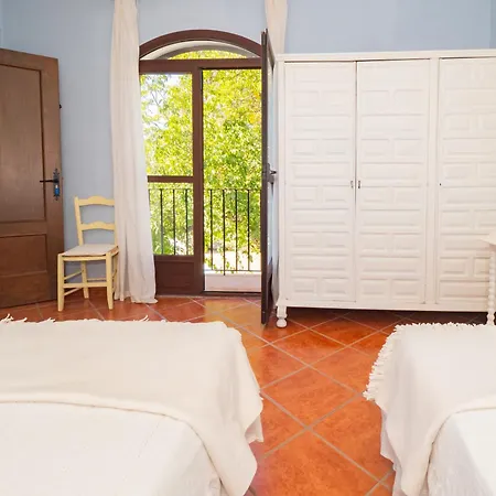 Cubo's La Cimada 3 Bed&breakfast Guest house *